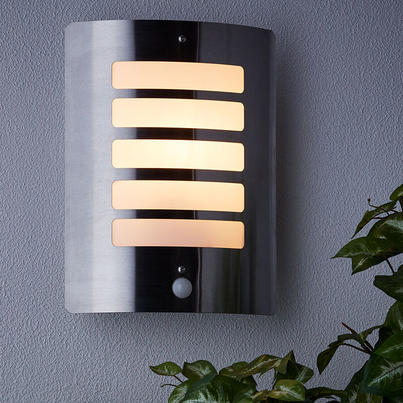 Metall utomhus vägglampa med rörelsesensor krom, Alea, IP44