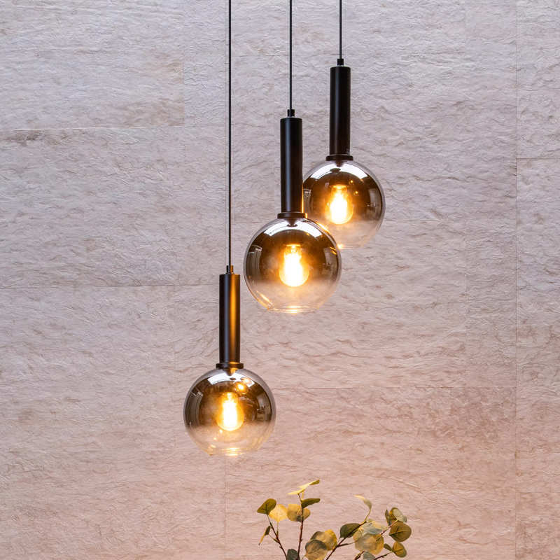 Svart fönsterlampa modern, Marius