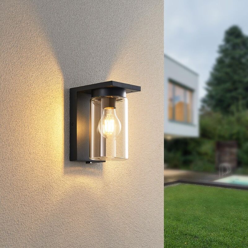 Svart utomhus vägglampa med skymningssensor modern, Yves, IP44