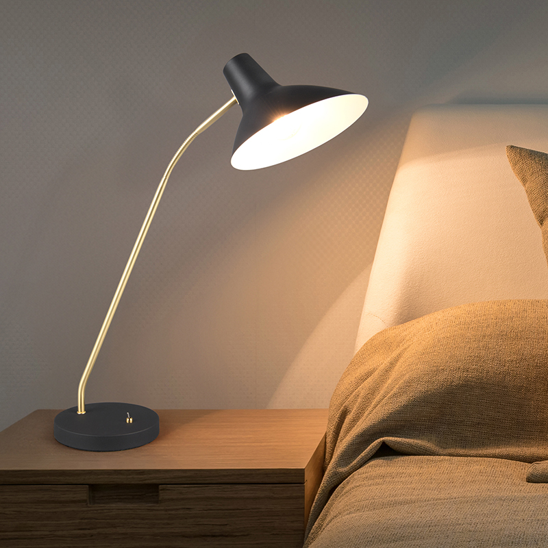 Svart skrivbordslampa klassisk, Merit