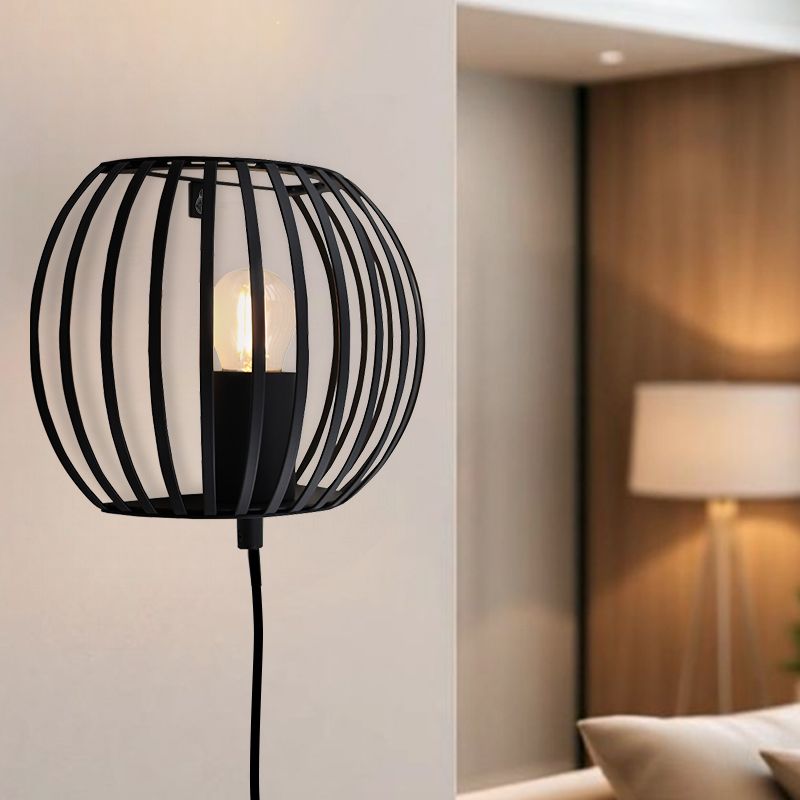 Industri vägglampa svart, Lieve, med brytare