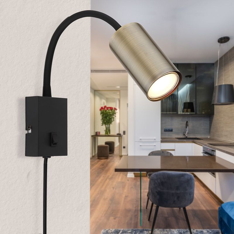 Mässing design stickkontakt vägglampa metall, Roelof, med brytare