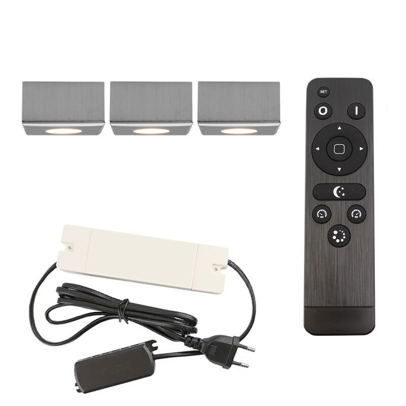 3 fyrkantig krom utanpåliggande spotlight uterum Fredo, IP44, med anslutningsset och fjärrkontroll 3 fyrkantig krom utanpåliggande spotlight uterum Fredo, IP44, med anslutningsset och fjärrkontroll