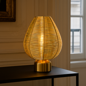 Modern bordslampa mässing, Lesly, med brytare