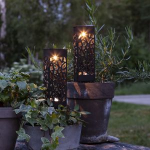 2-pack svarta solcellsmarkörer Amisha, med skymningssensor