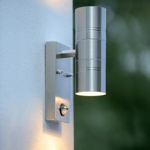 Krom utomhus vägglampa med rörelsesensor modern, Arne, IP44