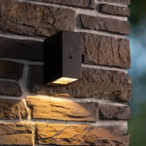 Svart utomhus vägglampa solcell modern, Bolton, 1W, 2850K LED, IP54
