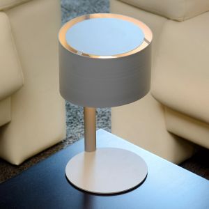 Grå bordslampa modern, Knulle, med brytare