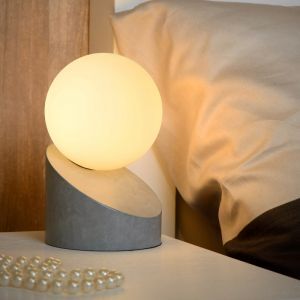 Grå bordslampa modern, Len, med brytare