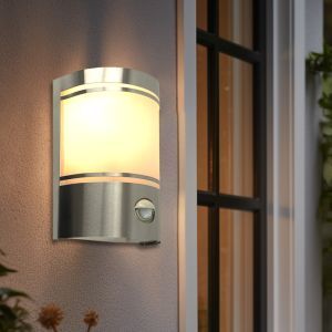 Modern utomhus vägglampa med rörelsesensor silver, Manuel, IP44