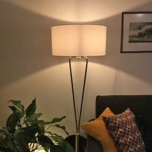 Mässing golvlampa klassisk, Lola, med brytare