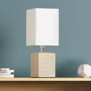 Keramik bordslampa vit, Karola, med brytare