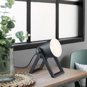 Trä bordslampa svart, Sacha, med brytare