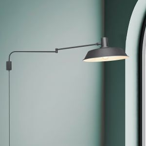 Svart vägglampa modern, Silvia, med brytare
