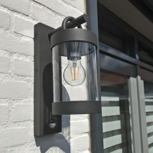 Antracit utomhus vägglampa med rörelsesensor modern, Sambesi, IP44
