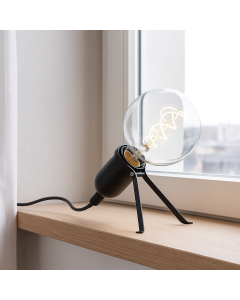 Metall bordslampa svart, Gidon, med brytare