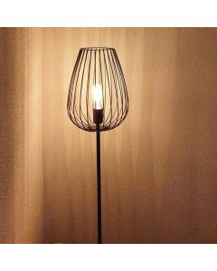 Svart modern golvlampa metall, Kitana, med brytare