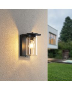 Svart utomhus vägglampa med skymningssensor modern, Yves, IP44