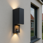 Modern utomhus vägglampa med rörelsesensor svart, Corella, IP54