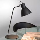Svart skrivbordslampa modern, Shadi, med brytare