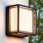 Svart utelampa modern, Singa, 9,6W, 2700K LED, IP54
