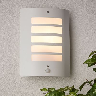 Metall utomhus vägglampa med rörelsesensor vit, Alea, IP44