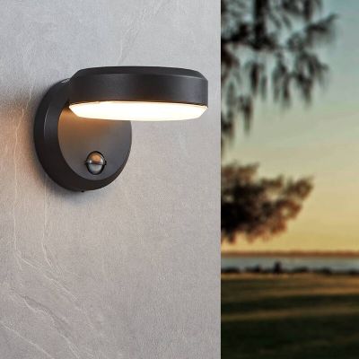 Svart utomhus vägglampa med rörelsesensor plast, Gabriella, 3,6W, 3000K LED, IP44