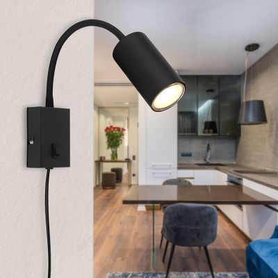 Svart design stickkontakt vägglampa metall, Roelof, med brytare