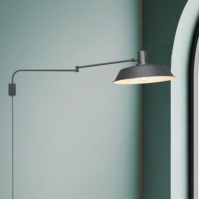 Svart vägglampa modern, Silvia, med brytare