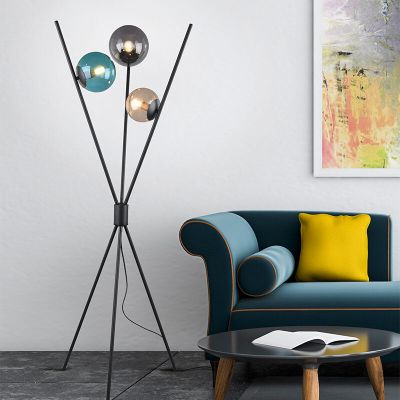 Grå golvlampa modern, Larans, med brytare