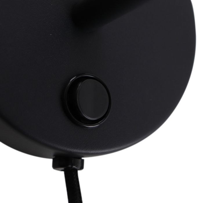Modern vägglampa svart, Vico, med brytare