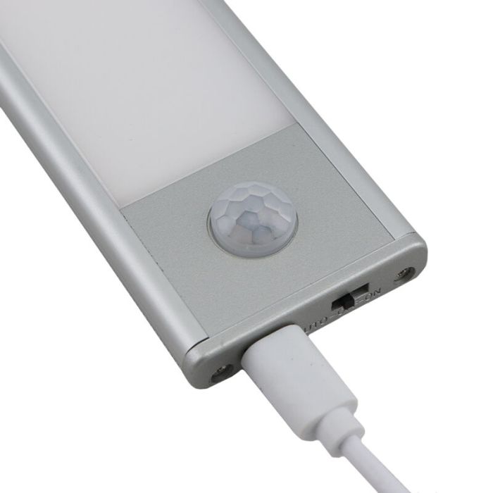 Silver skåplampa plast, Ilana, 1W, 3000K LED
