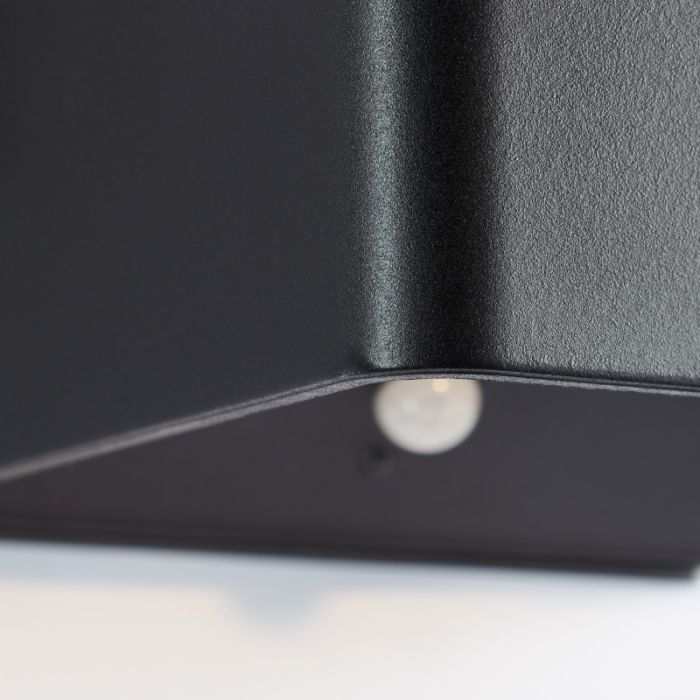 Modern uppladdningsbar vägglampa svart, Puck, 4W, 3000K LED, IP44