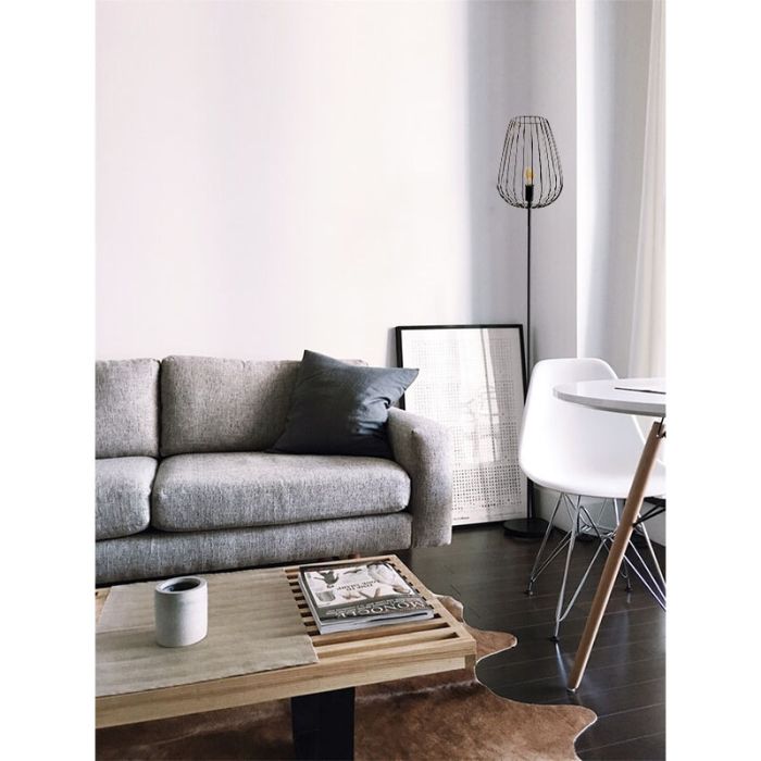 Svart modern golvlampa metall, Kitana, med brytare