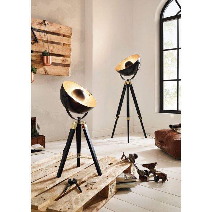 Svart modern bordslampa stål, Nickolas, med brytare