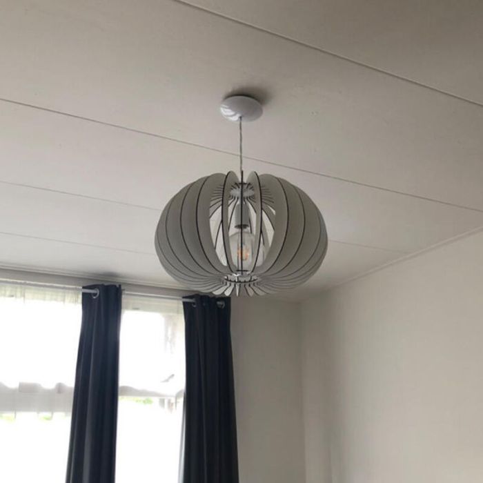 Vit rustik fönsterlampa trä, Bergama