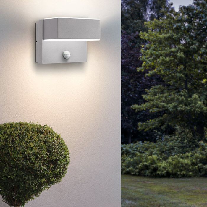 Silver modern utomhus vägglampa med rörelsesensor metall, Jason, IP44