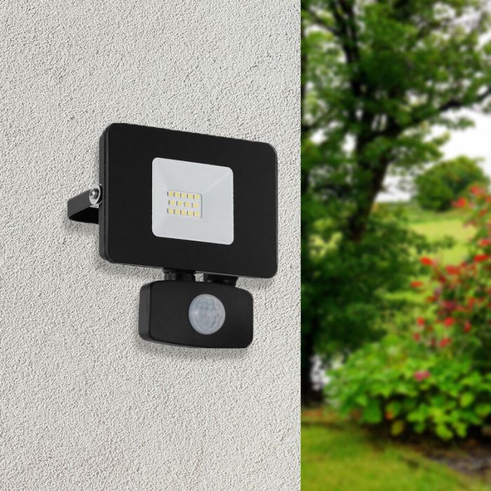 Svart utomhus vägglampa med rörelsesensor aluminium, Joey, IP44