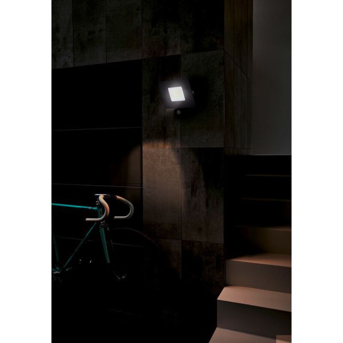 Svart utomhus vägglampa med rörelsesensor aluminium, Joey, IP44