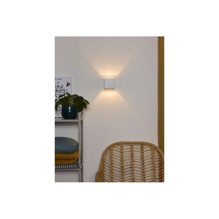 Vit vägglampa modern, Devi