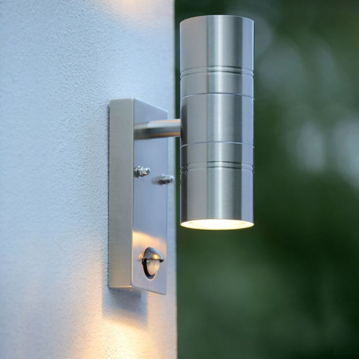 Krom utomhus vägglampa med rörelsesensor modern, Arne, IP44