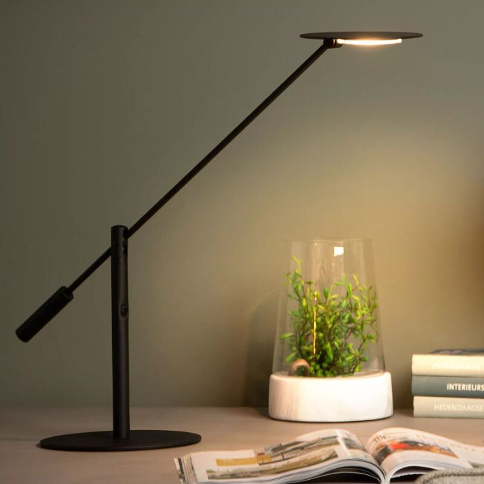 Svart skrivbordslampa modern, Anselmo, 9W, 3000K LED, med beröringsdimmer