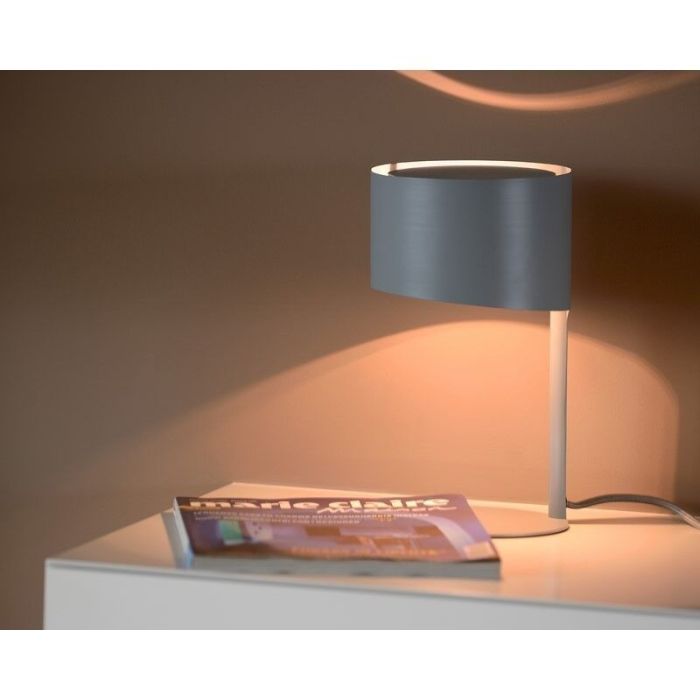 Grå bordslampa modern, Knulle, med brytare