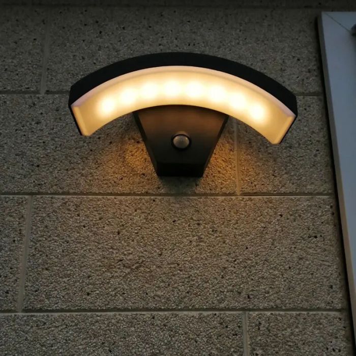 Modern utomhus vägglampa med rörelsesensor svart, Annemay, 6W, 3000K LED, IP54