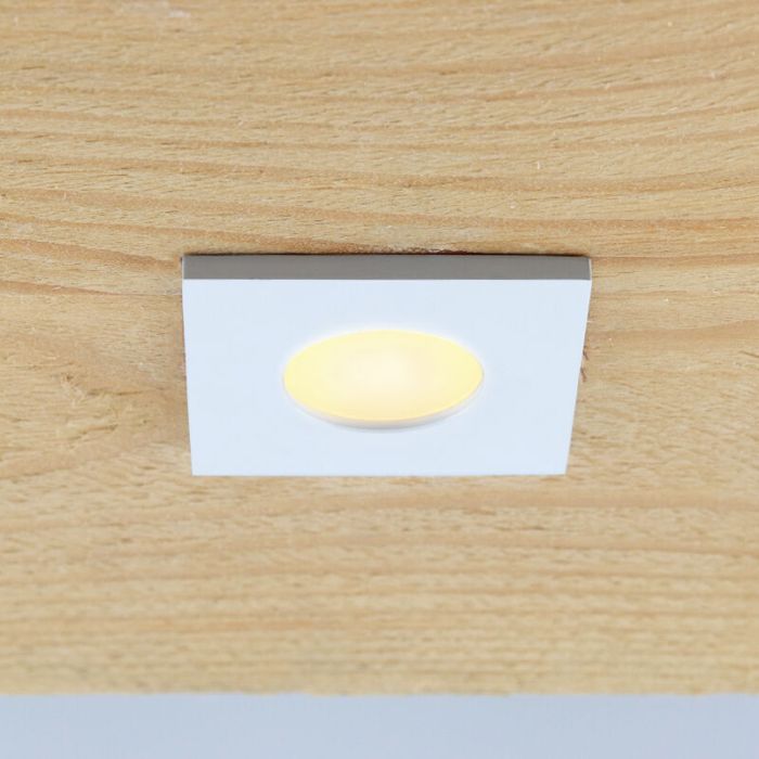 4 fyrkantig vit infälld spotlights uterum Dico, IP65, med anslutningsset och fjärrkontroll