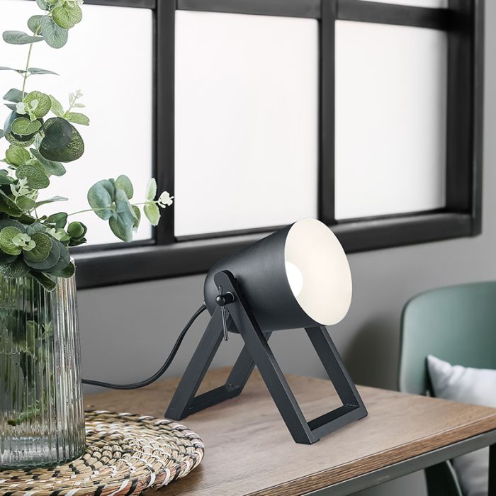Trä bordslampa svart, Sacha, med brytare