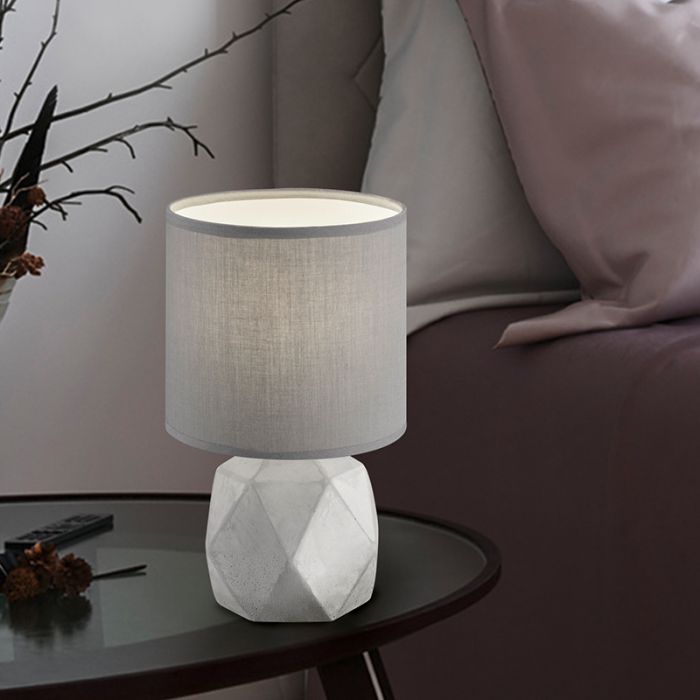 Betong bordslampa grå, Yfenn, med brytare
