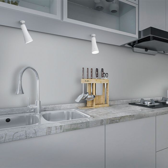 Vit bordslampa metall, Remko, 2W, 3000K LED, med beröringsdimmer