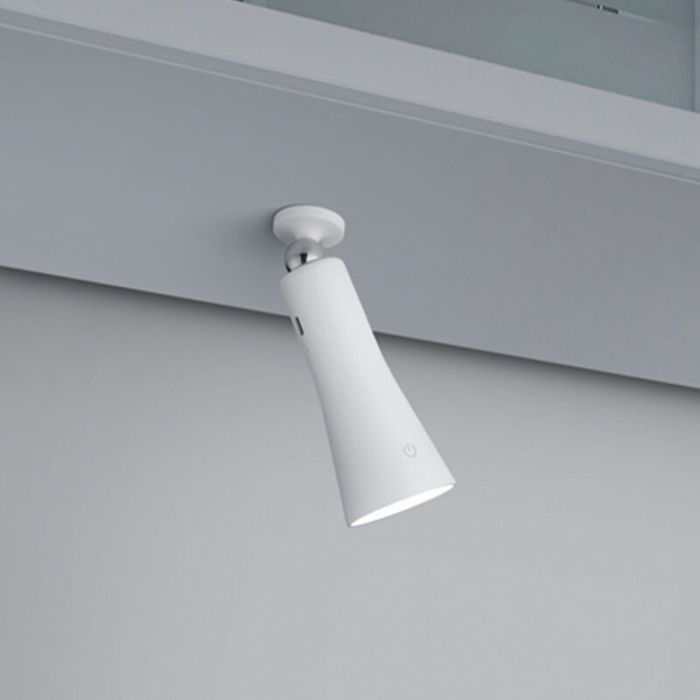 Vit bordslampa metall, Remko, 2W, 3000K LED, med beröringsdimmer